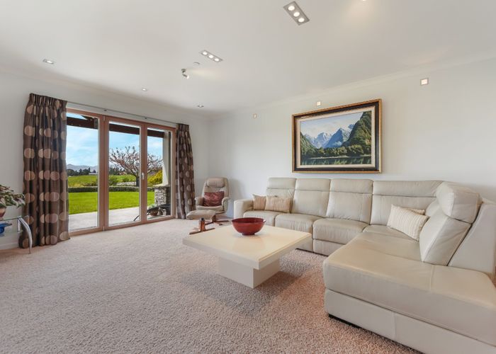  at 55 Redvale Road, Redwood Valley