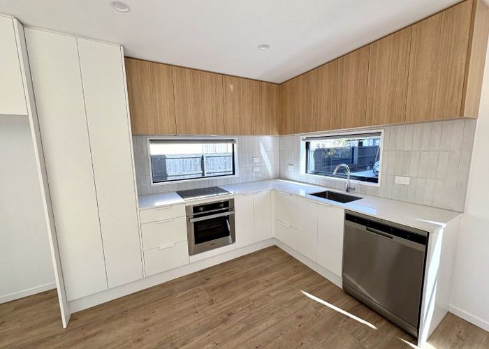  at 2/33 England Street, Phillipstown, Christchurch City, Canterbury