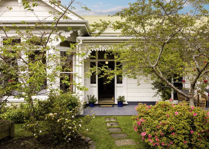  at 14 Highgate, Belleknowes, Dunedin, Otago