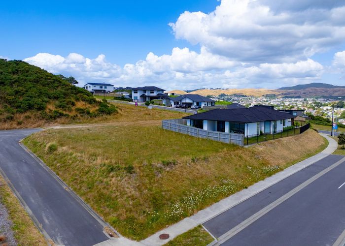  at 25 Te Hoiere Street, Aotea, Porirua, Wellington
