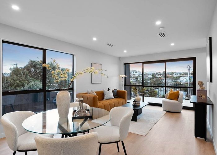  at 5/32 Beulah Avenue, Rothesay Bay, Auckland