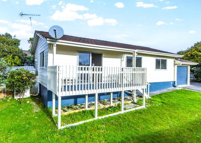  at 8 Katrina Place, Massey, Auckland