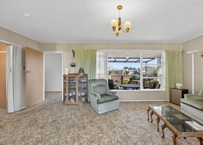  at 16 Cascades Road, Pakuranga Heights, Auckland