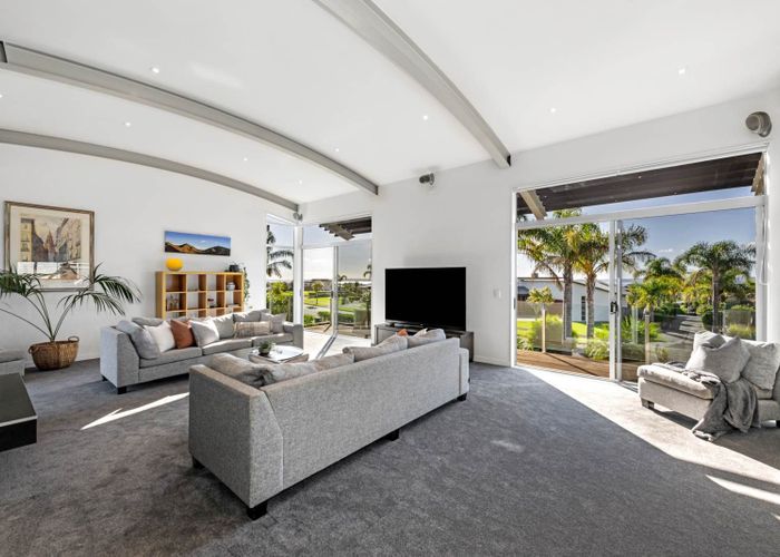  at 8 Intrepid Crescent, Beachlands, Manukau City, Auckland