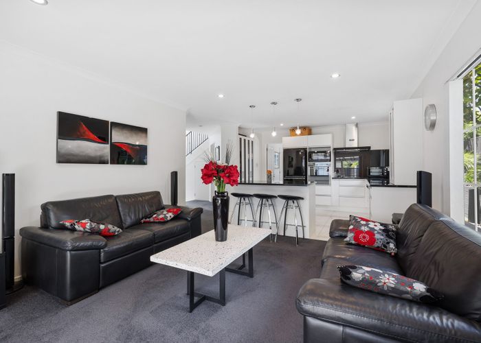  at 8B Lupetti Rise, West Harbour, Waitakere City, Auckland