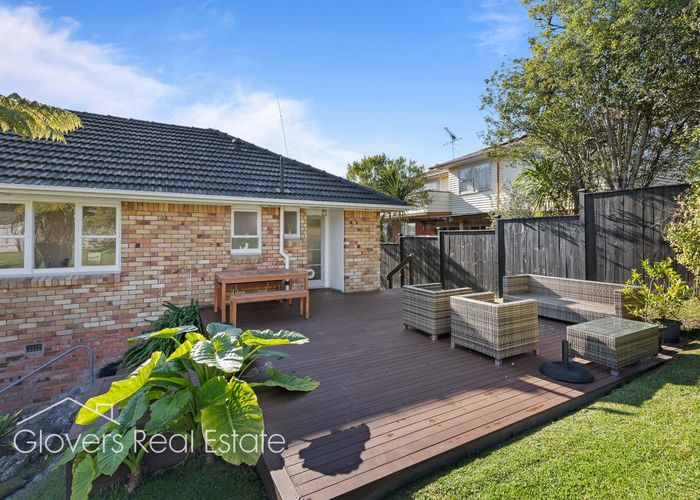  at 16 Dolbear Street, Titirangi, Auckland