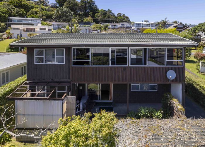  at 42 De Luen Avenue, Tindalls Beach, Whangaparaoa