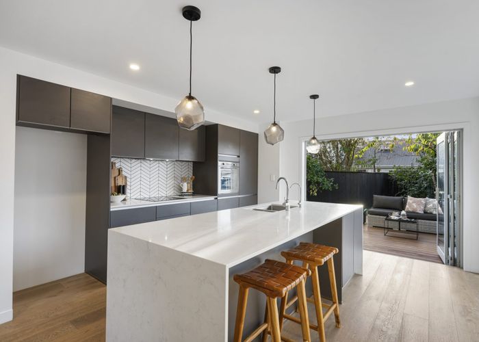  at 33 Puriri Avenue, Greenlane, Auckland