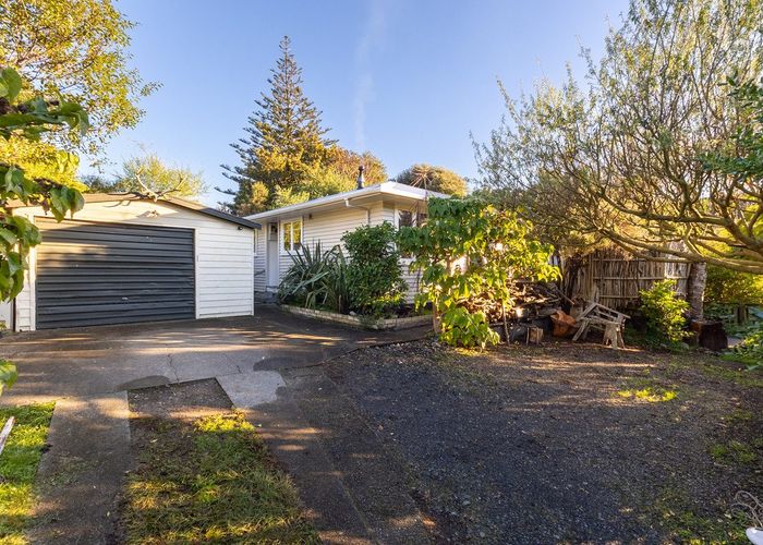  at 5 Leinster Avenue, Raumati South, Kapiti Coast, Wellington