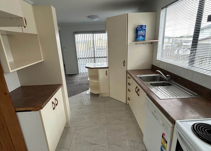  at 6 Marco Place, Highland Park, Manukau City, Auckland