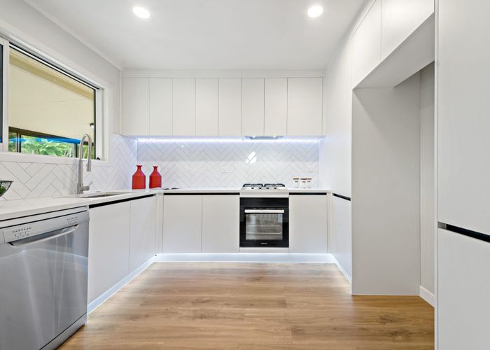  at 9 McDonald Crescent, Mount Wellington, Auckland