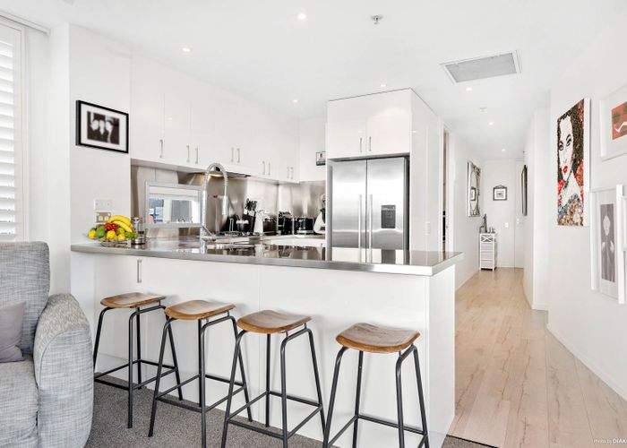  at 305/88 The Strand, Auckland Central
