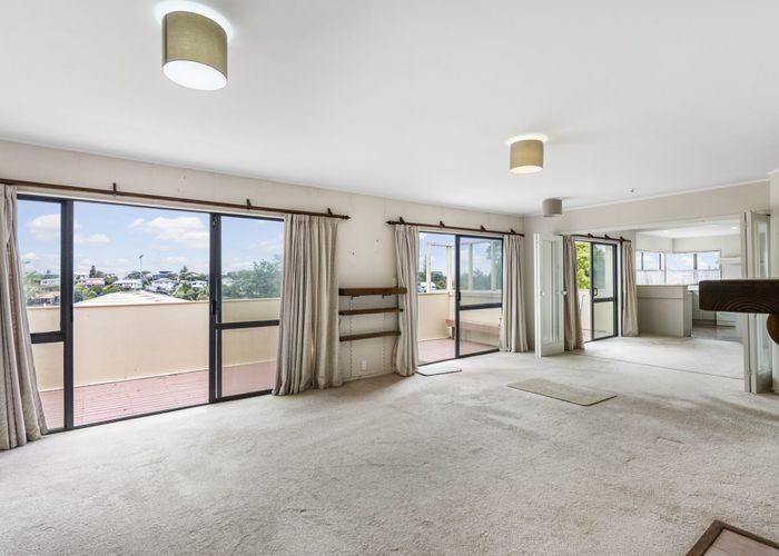  at 17 Charlotte Street, Stanmore Bay, Whangaparaoa