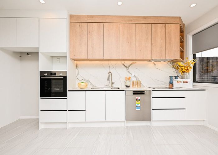  at 89B Whitford Road, Botany Downs, Manukau City, Auckland