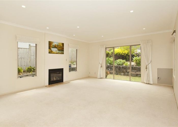 at 8  Scarboro Terrace, Murrays Bay, North Shore City, Auckland