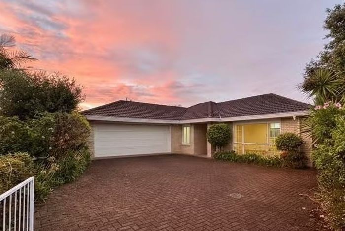  at 10 Nephin Place, East Tamaki Heights, Auckland