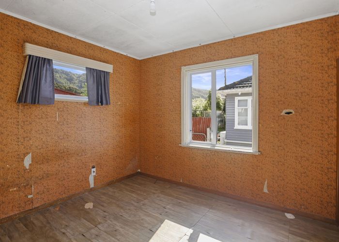  at 147 Wainuiomata Road, Wainuiomata, Lower Hutt, Wellington