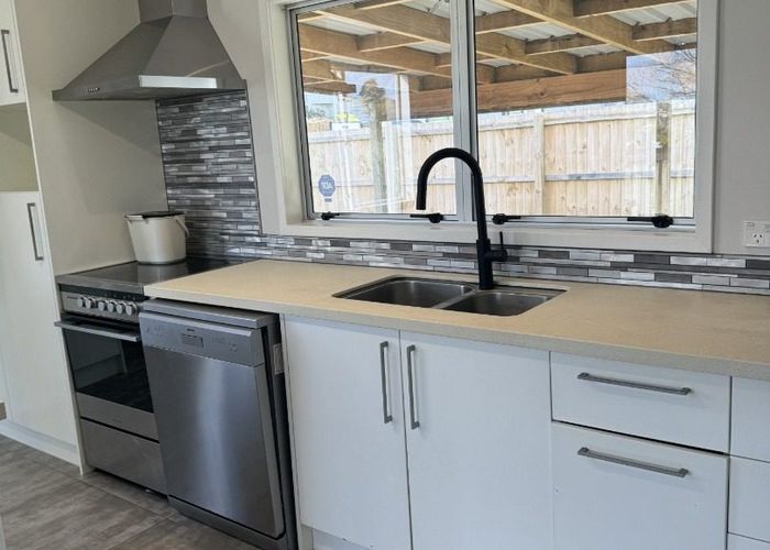  at 21 West Harbour Drive, West Harbour, Waitakere City, Auckland