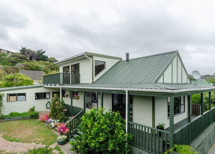 Free property data for 46 Tweed Road, Papakowhai, Porirua homes.co.nz