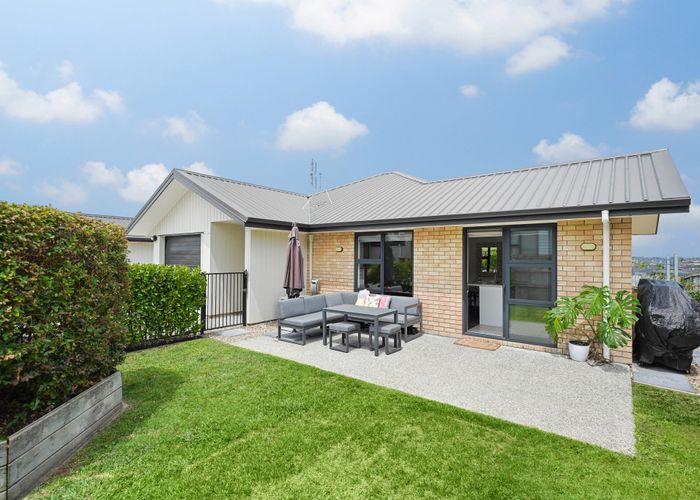 at 62 Sylvester Crescent, Flagstaff, Hamilton