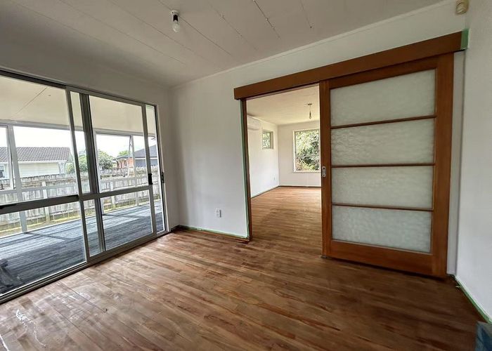  at 77 Chilcott Road, Henderson, Waitakere City, Auckland