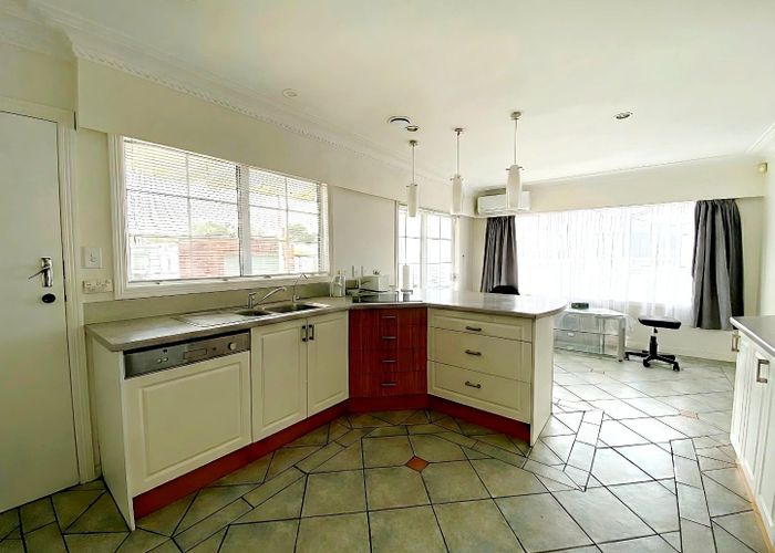  at 24 Buckingham Cres, Papatoetoe, Manukau City, Auckland