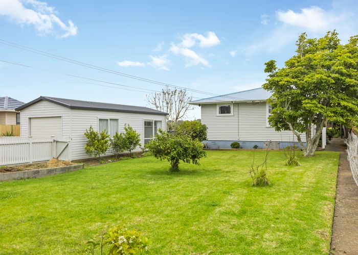  at 7 Kiekie Road, Mangere Bridge, Auckland