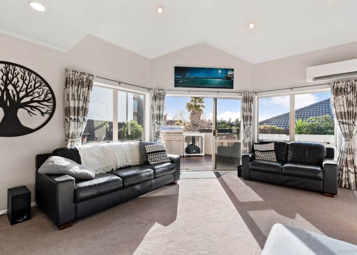  at 46 Wiltshire Place, Somerville, Manukau