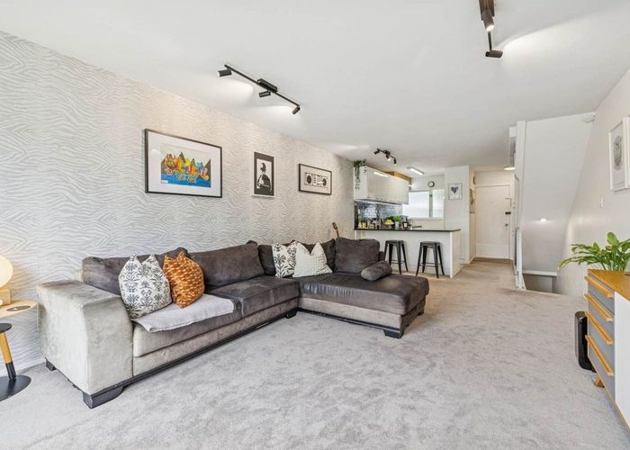  at 11/6 Sarsfield Street, Herne Bay, Auckland