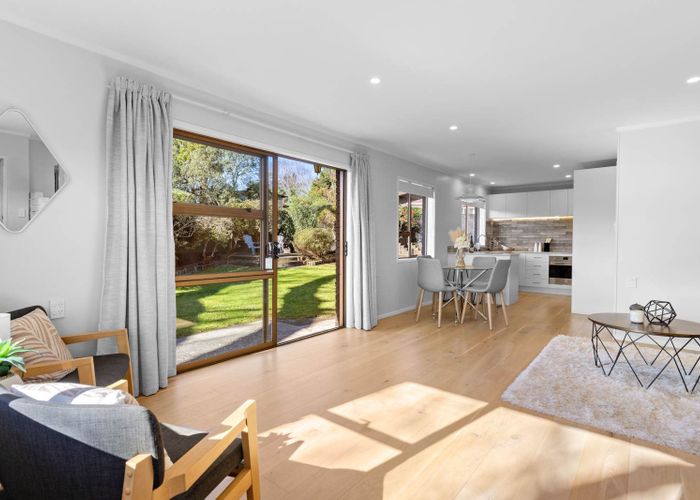  at 2/35 Miltonia Avenue, Te Atatu South, Waitakere City, Auckland