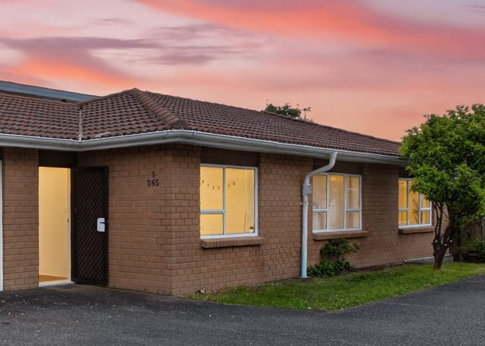  at 1/265 Meola Road, Point Chevalier, Auckland