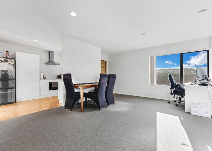  at 1 Dole Place, Mangere, Auckland