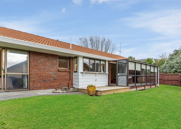  at 1/22 Westwell Road, Belmont, Auckland