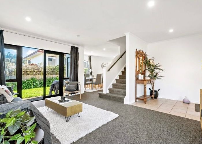  at 8/27 Roanoke Way, Albany, Auckland