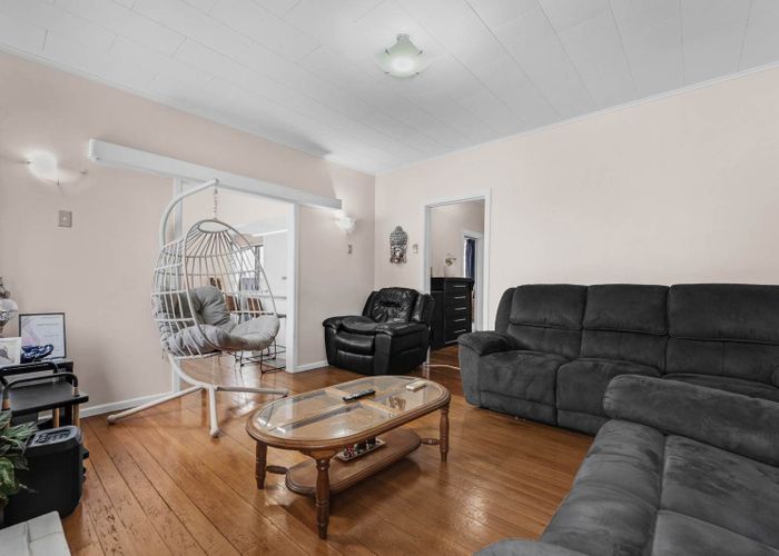  at 42  Marr Road, Manurewa, Manukau City, Auckland