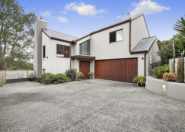  at 90A Tiroroa Avenue, Te Atatu South, Auckland