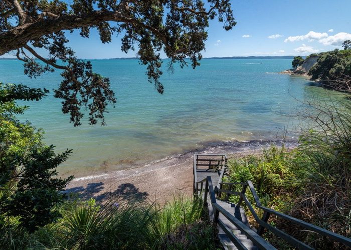  at 37 Hawke Crescent, Beachlands, Manukau City, Auckland
