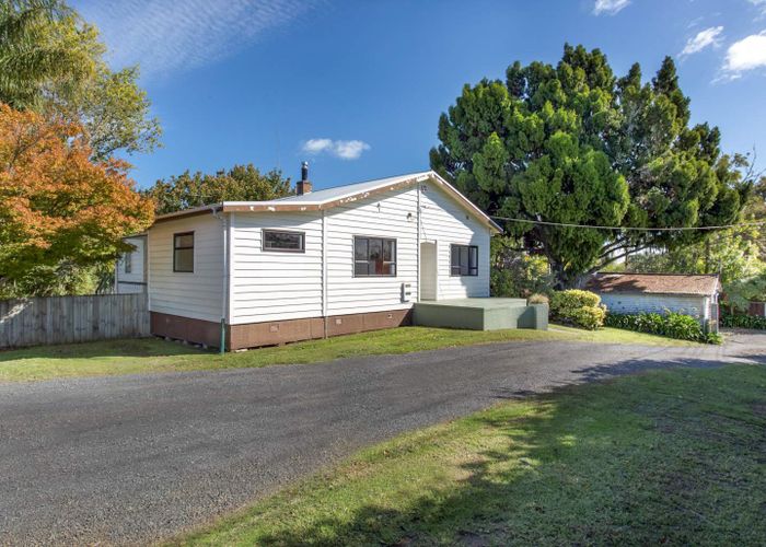  at 122 Fred Taylor Drive, Westgate, Auckland