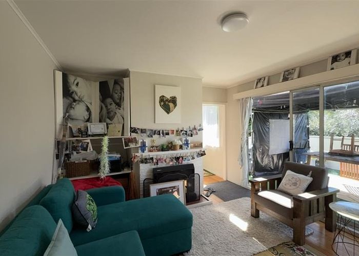  at 26 Tiroroa Avenue, Te Atatu South, Waitakere City, Auckland