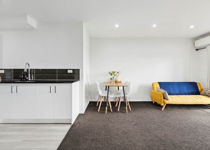  at 102/4 Richards Avenue, Papatoetoe, Manukau City, Auckland