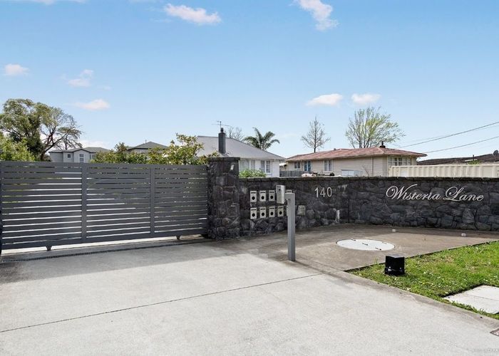  at 140R Hepburn Road, Glendene, Waitakere City, Auckland
