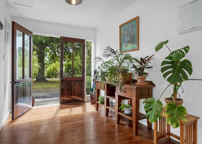  at 1021 Old North Road, Waimauku, Waimauku