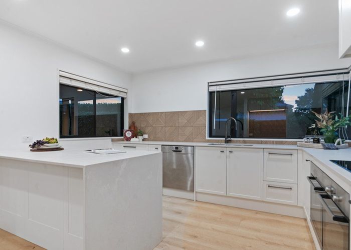  at 15 Abingdon Court, Avonhead, Christchurch City, Canterbury