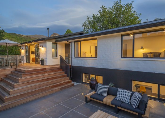  at 2 Jenkins Place, Arrowtown, Arrowtown