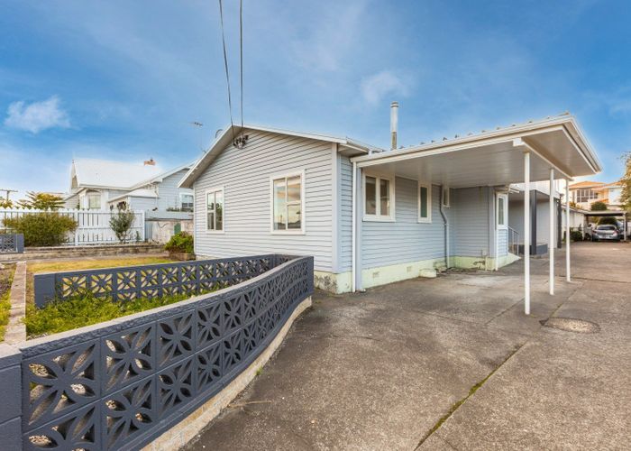  at 1/11 Meeanee Quay, Westshore, Napier