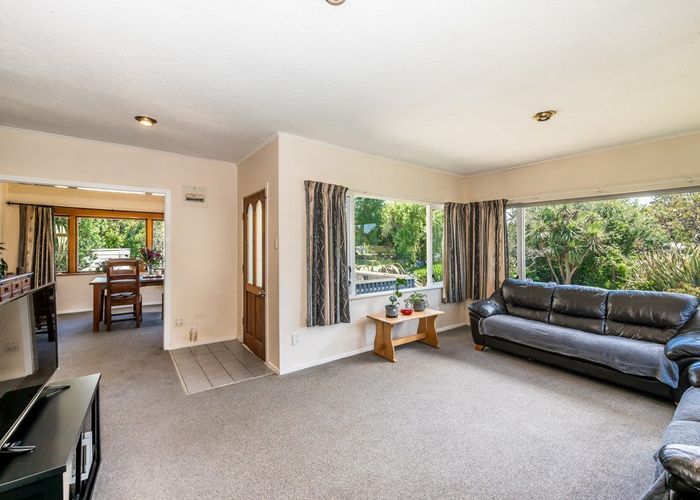  at 98 Kiwi Road, Raumati Beach, Paraparaumu