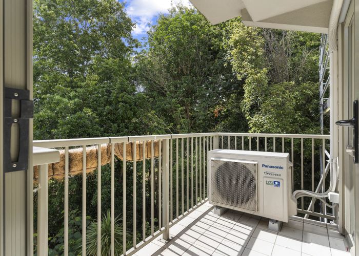 at 2/120 Beach Haven Road, Beach Haven, North Shore City, Auckland