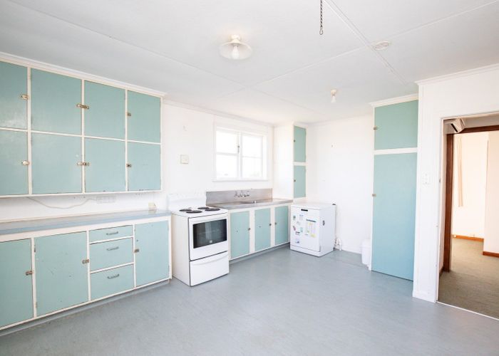  at 687 State Highway 25, Waitakaruru, Ngatea