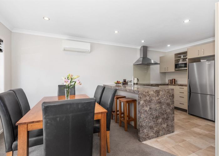  at 7 Sumner Terrace, Aotea, Porirua