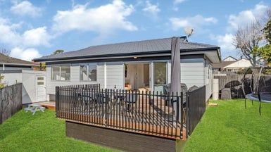  at 2/119 Pigeon Mountain Road, Half Moon Bay, Auckland